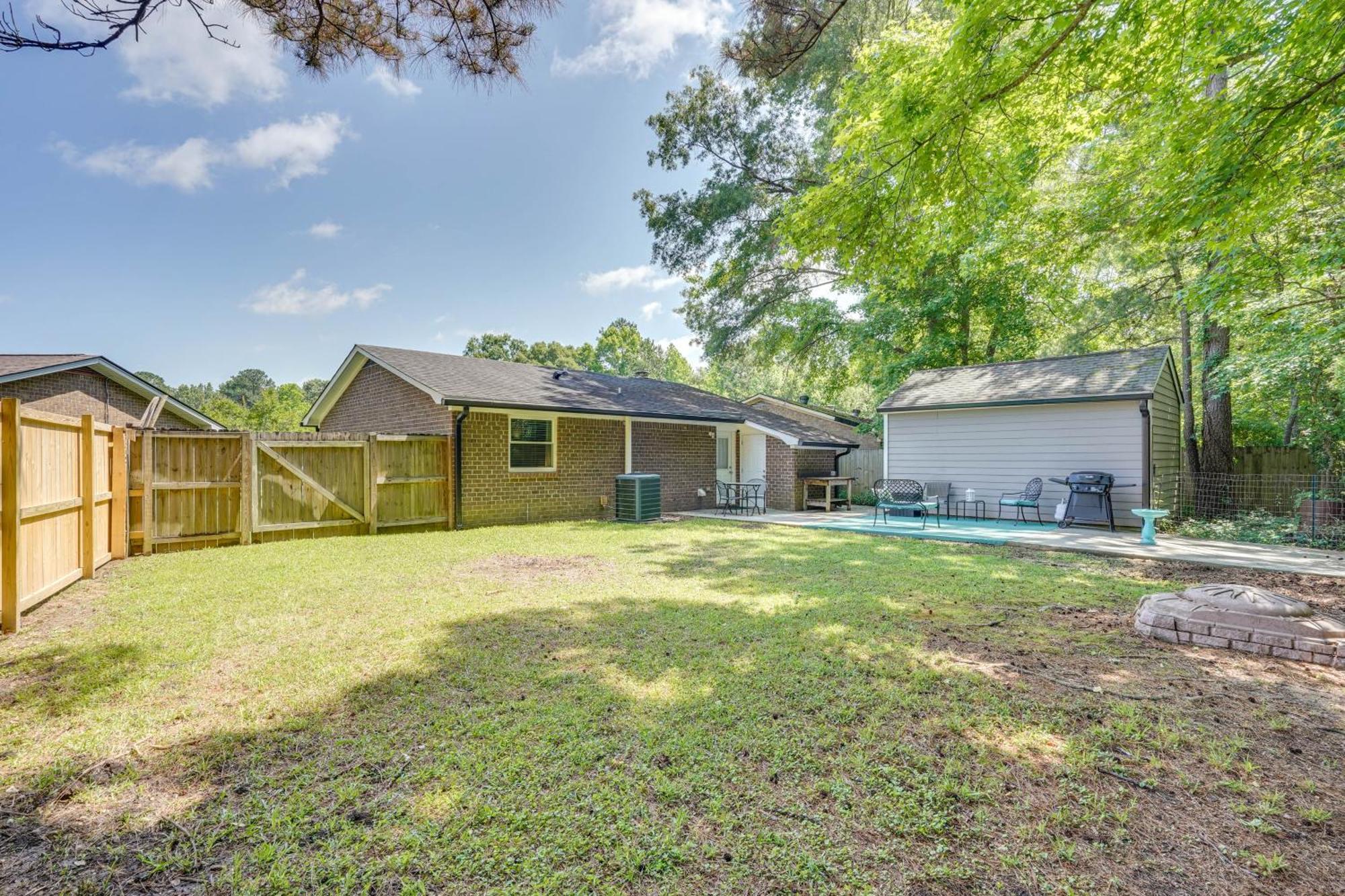 Cozy Goose Creek Escape With Patio And Grill Villa Exterior photo