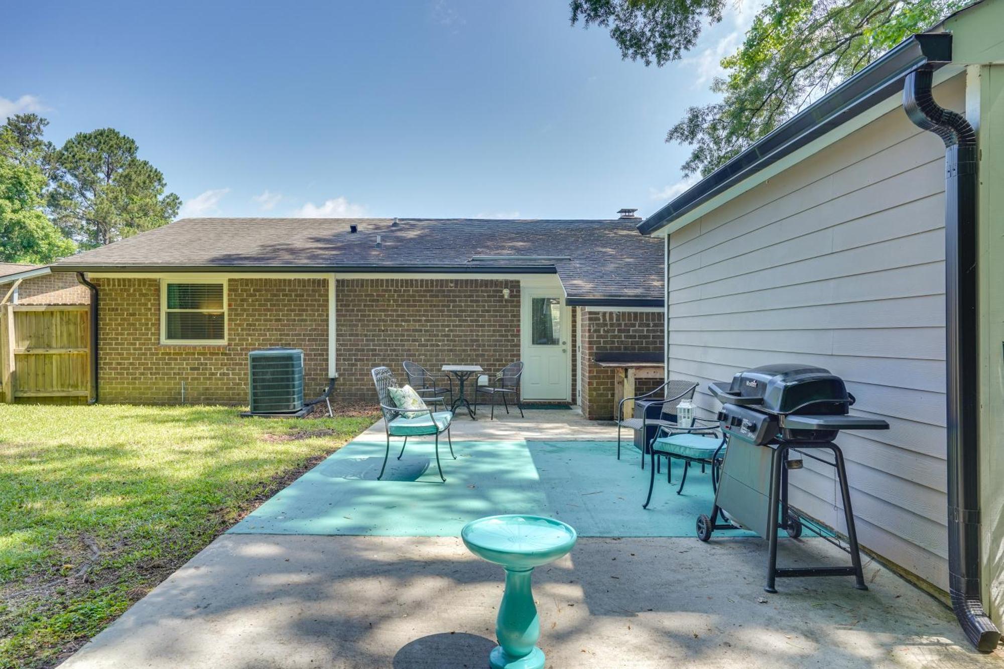 Cozy Goose Creek Escape With Patio And Grill Villa Exterior photo